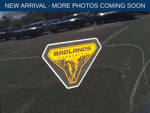 Used 2025 Ford Bronco Badlands image 12