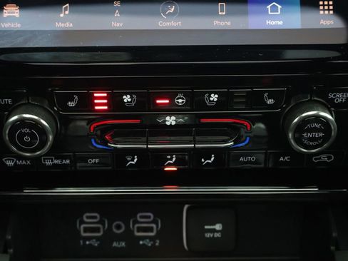 Used 2024 Jeep Grand Cherokee Overland image 17