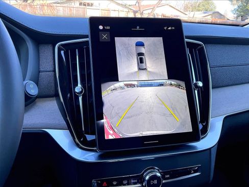 New 2026 Volvo XC90 T8 Plus w/ Protection Package Premier image 20