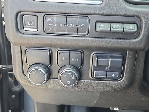 Used 2021 Chevrolet Suburban High Country w/ Premium Package RWD image 28