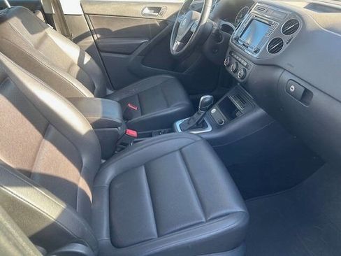 Used 2017 Volkswagen Tiguan S FWD image 17