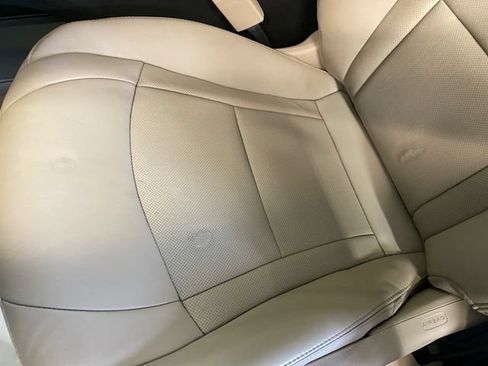 Used 2021 Buick Enclave Essence w/ Sound and Sites Package AWD/4WD image 22
