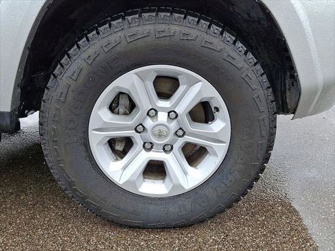 Used 2022 Toyota 4Runner SR5 Premium w/ Moonroof Package image 27