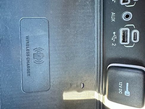 Used 2023 Jeep Grand Cherokee L Altitude AWD/4WD image 16