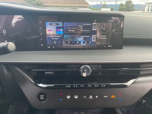 Certified 2025 Nissan Murano SV image 21