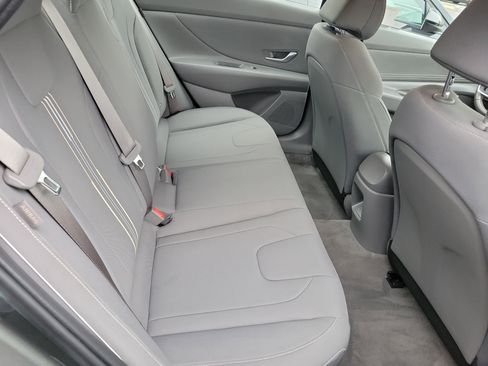 Used 2025 Hyundai Elantra SEL FWD image 23