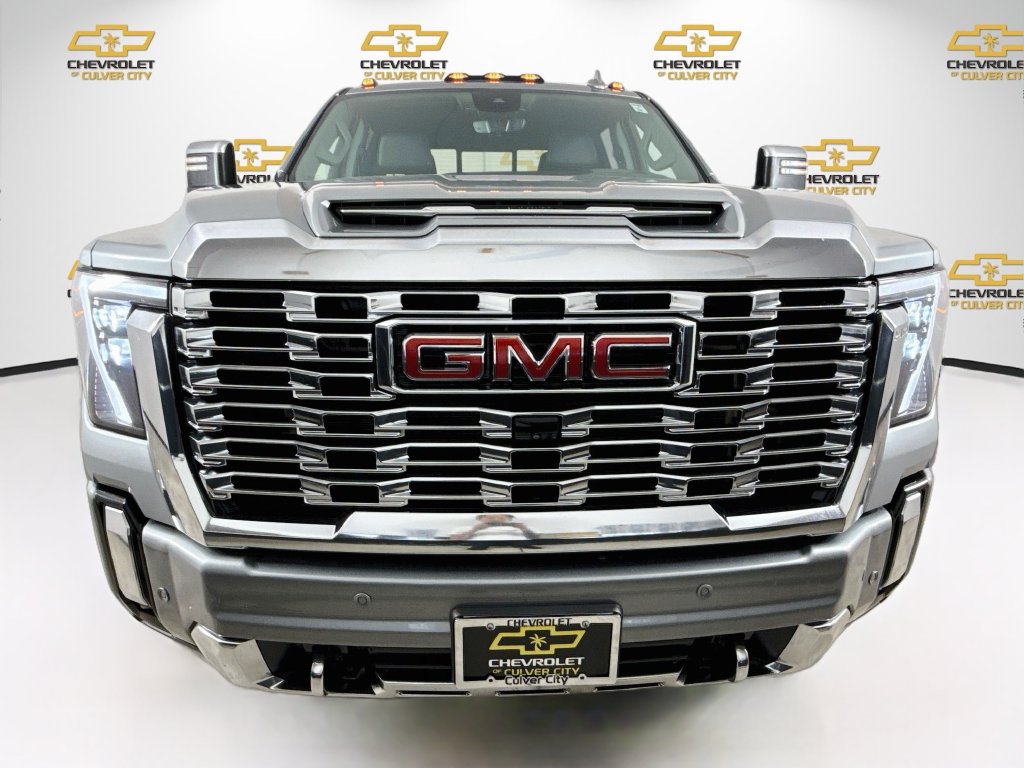 Used 2024 GMC Sierra 3500 Denali w/ Denali Reserve Package AWD/4WD image 2