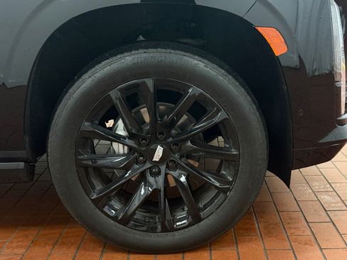 Used 2024 Cadillac Escalade ESV Sport w/ LPO, ONYX Package image 11