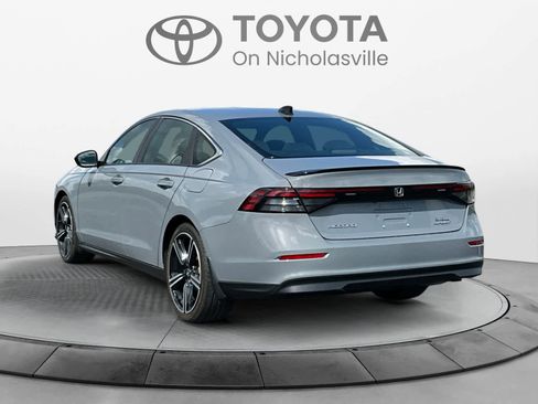 Used 2023 Honda Accord Sport image 4