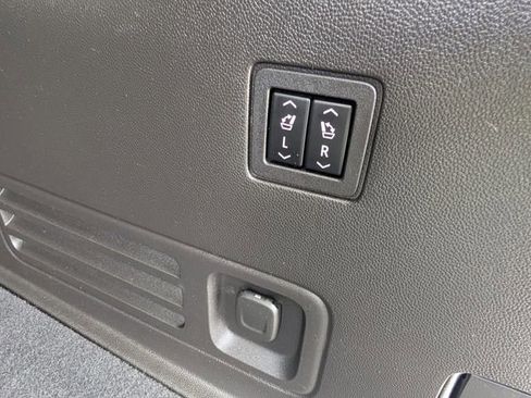 Used 2020 Chevrolet Traverse High Country AWD/4WD image 9