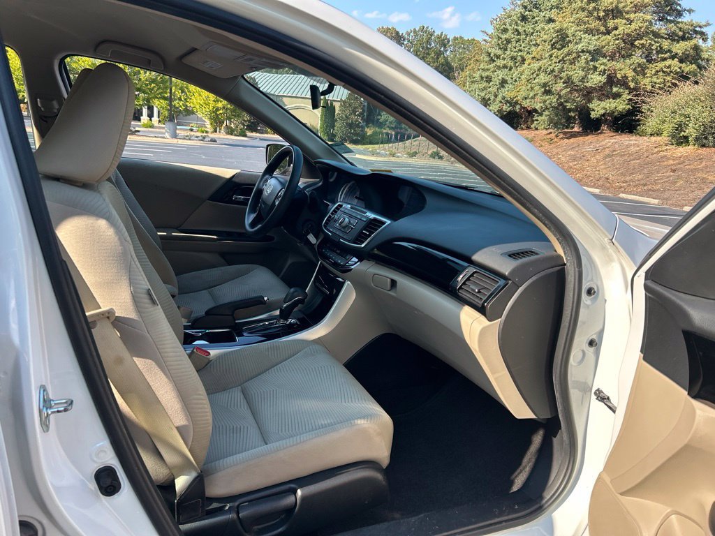 Used 2016 Honda Accord LX image 36