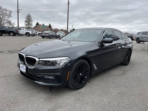 Used 2018 BMW 530i w/ Premium Package image 3