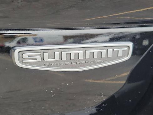 Used 2022 Jeep Grand Cherokee L Summit w/ Advanced Protech Group IV image 6