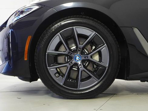 Used 2023 BMW i4 eDrive40 RWD image 5