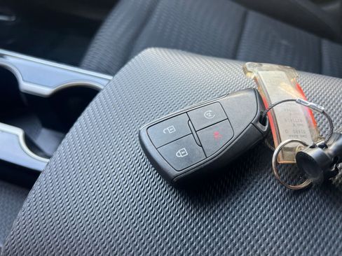 Used 2025 Chevrolet Equinox LT image 21