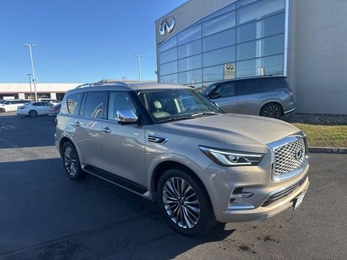 Used 2019 INFINITI QX80 Luxe w/ Proactive Package image 3