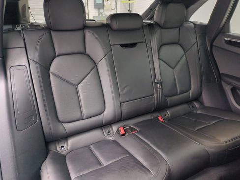 Certified 2023 Porsche Macan Turbo AWD/4WD image 23