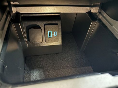 Used 2023 Ford Explorer XLT w/ Equipment Group 202A image 17