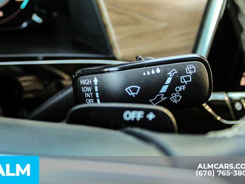 Used 2025 Volkswagen Atlas SE image 33