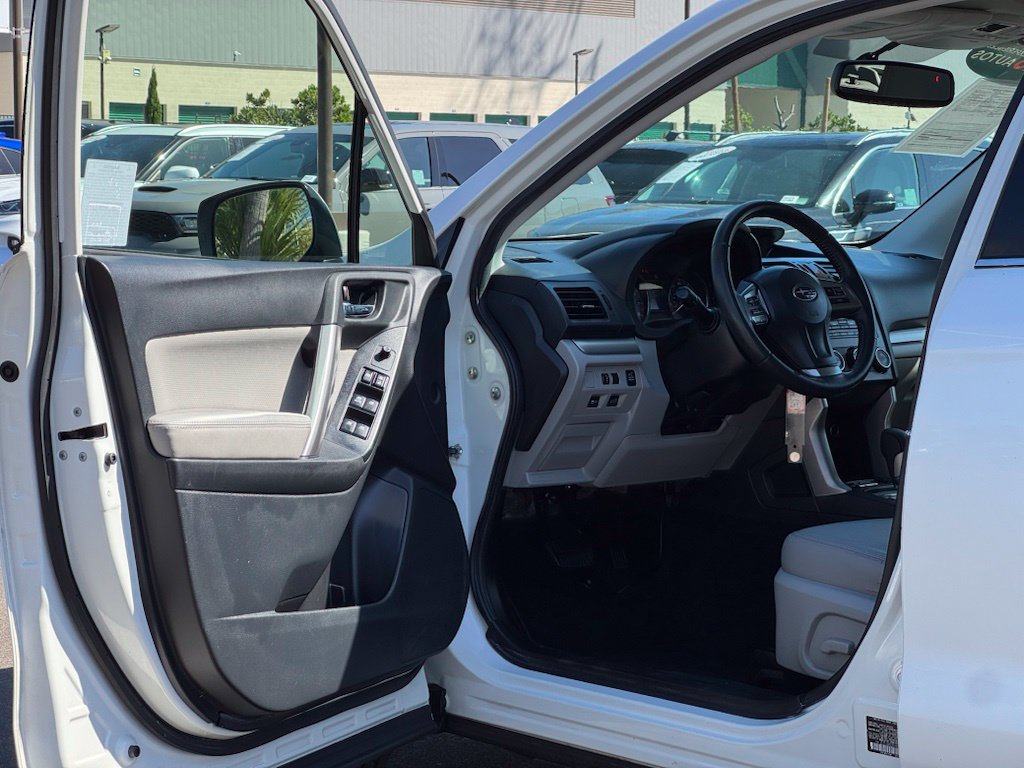 Used 2015 Subaru Forester 2.5i Limited AWD/4WD image 7