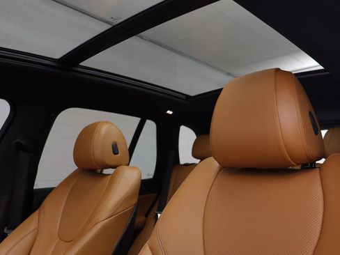 Certified 2022 BMW X5 xDrive40i w/ M Sport Package image 12