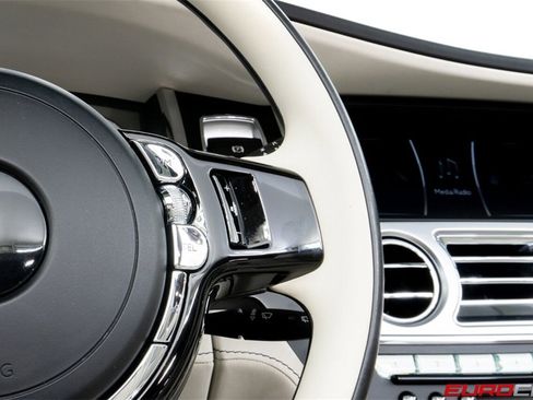 Used 2018 Rolls-Royce Dawn image 32