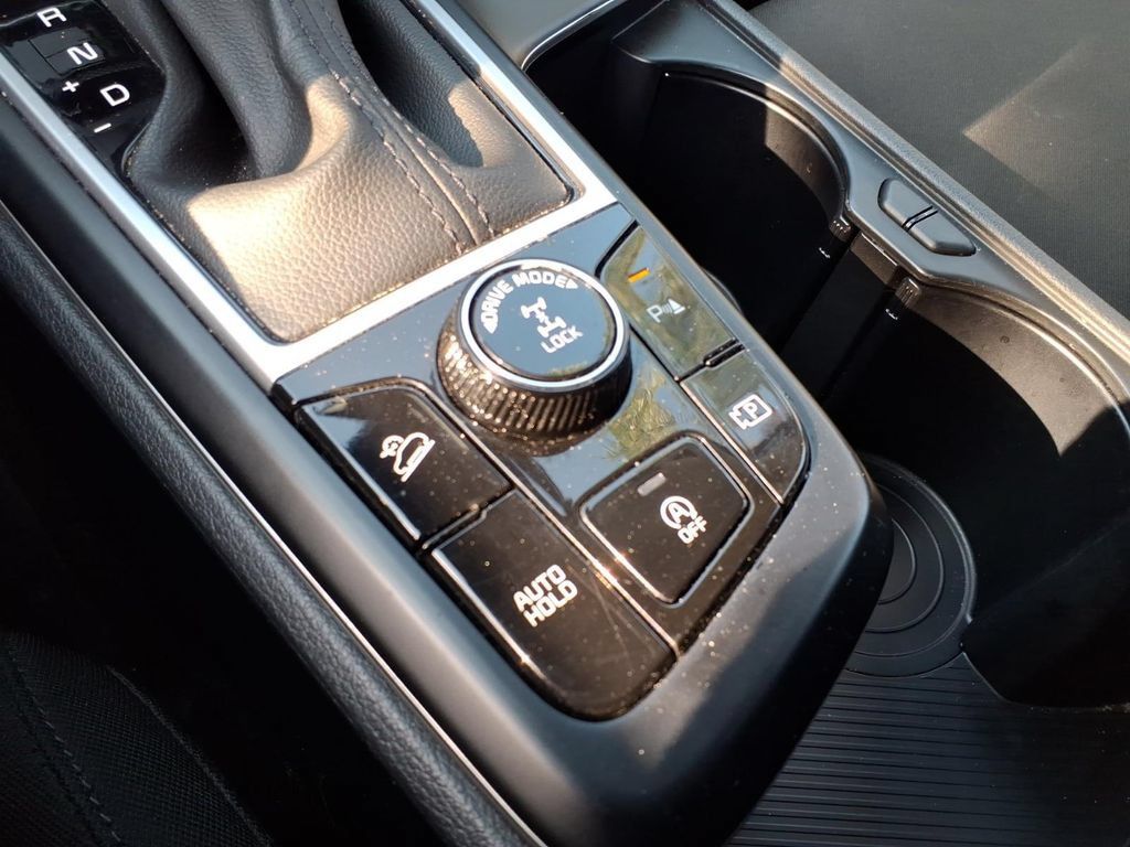 Used 2025 Kia Sportage LX AWD/4WD image 15