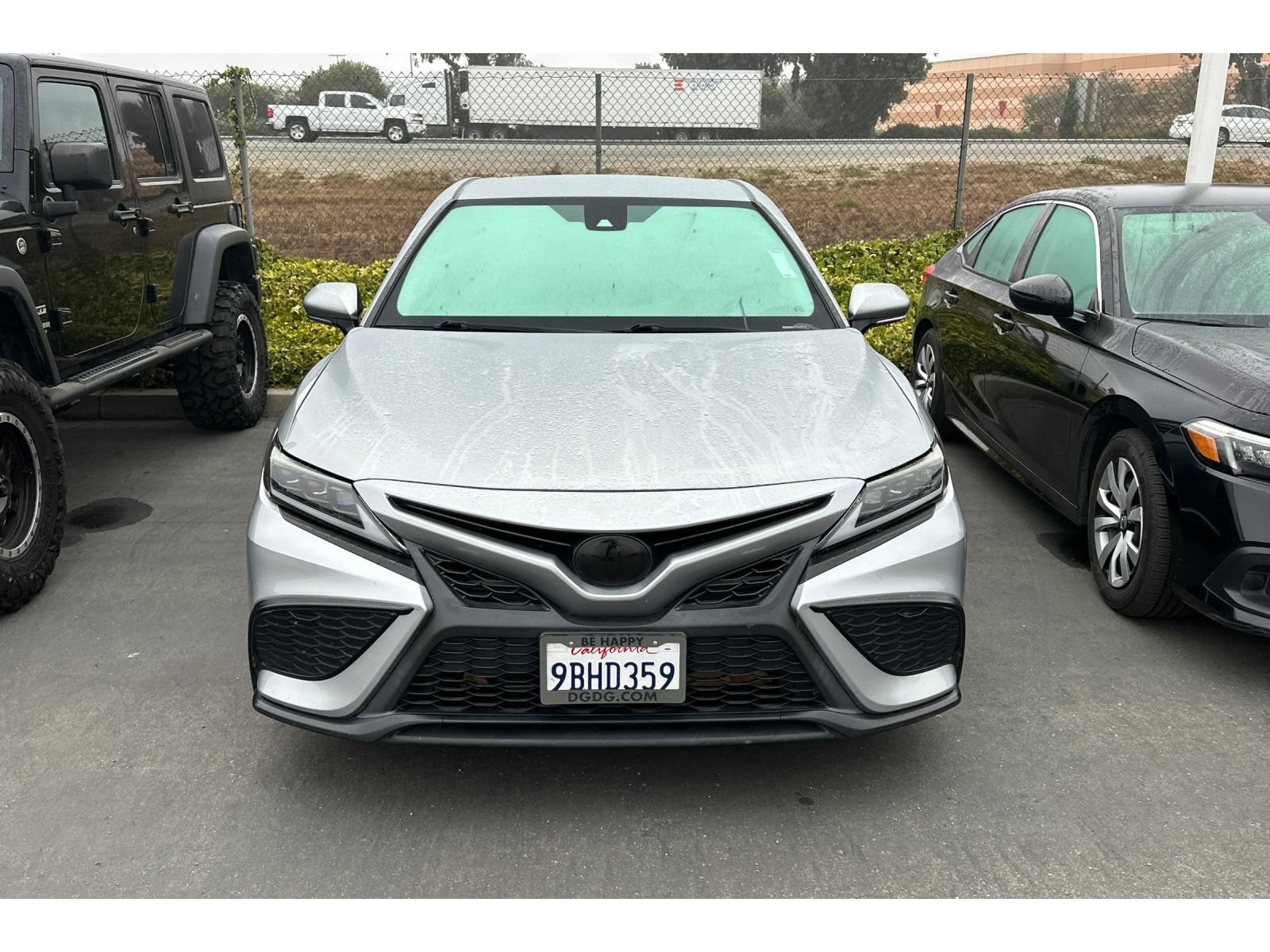 Used 2022 Toyota Camry SE w/ Convenience Package FWD image 3