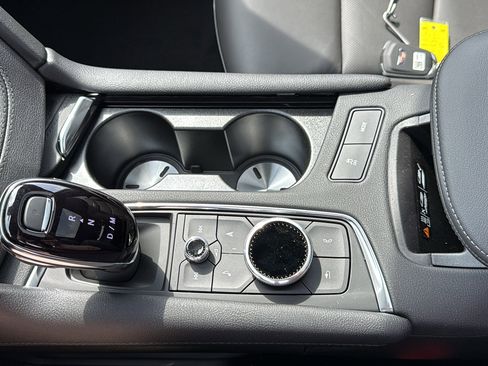 New 2026 Cadillac XT5 Sportv w/ LPO, Floor Liner Package image 25