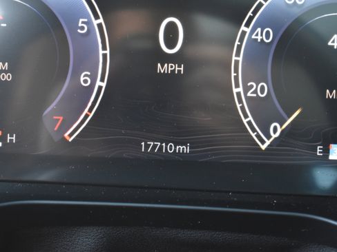 Used 2025 Jeep Grand Cherokee Summit image 36