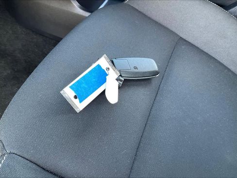 Used 2024 Nissan Rogue S image 15