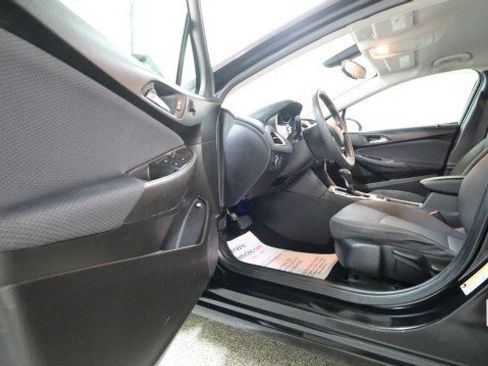 Used 2018 Chevrolet Cruze LS FWD image 9