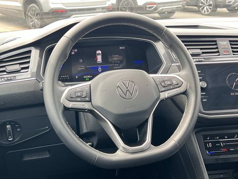 Certified 2023 Volkswagen Tiguan SE FWD image 8