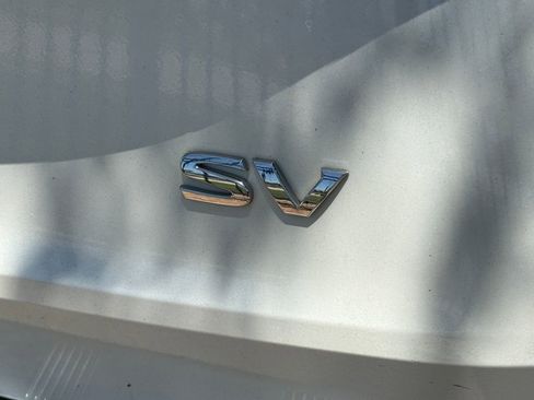 Used 2022 Nissan Rogue SV FWD image 8