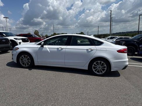Used 2020 Ford Fusion SE FWD image 4