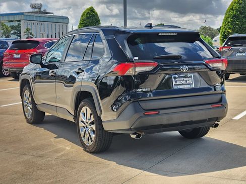 Used 2021 Toyota RAV4 XLE Premium AWD/4WD image 5