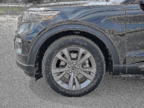 Used 2022 Ford Explorer XLT w/ Equipment Group 202A RWD image 6