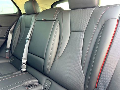 Used 2022 Buick Envision Essence w/ Sport Touring Package image 15