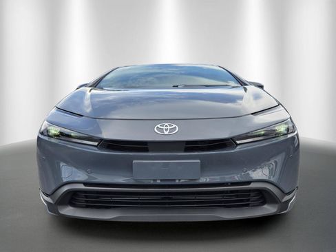 Used 2024 Toyota Prius LE FWD image 2