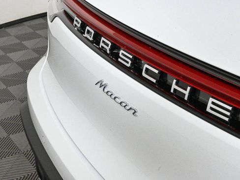 Certified 2026 Porsche Macan AWD/4WD image 37