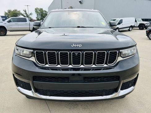 Used 2023 Jeep Grand Cherokee L Limited w/ Luxury Tech Group II AWD/4WD image 39