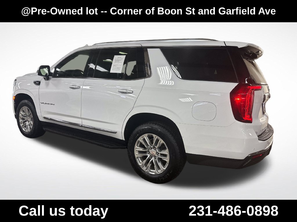 Used 2023 GMC Yukon SLT w/ SLT Premium Package AWD/4WD image 3