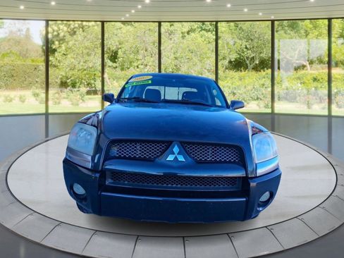 Used 2007 Mitsubishi Raider LS image 2