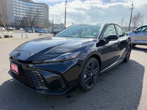 New 2026 Toyota Camry Hybrid image 4