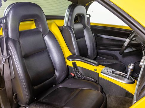 Used 2004 Chevrolet SSR w/ Preferred Equipment Group RWD image 37