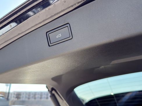 New 2026 Volkswagen Tiguan SE R-Line FWD image 13