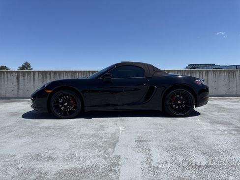 Used 2017 Porsche 718 Boxster RWD image 8
