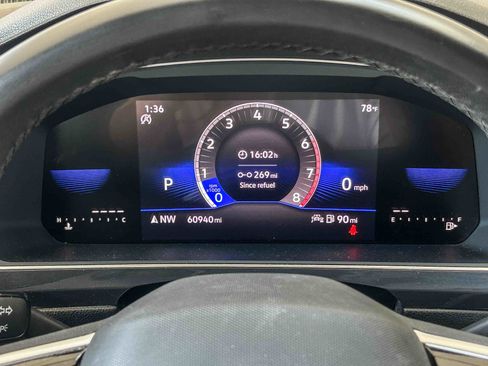 Used 2023 Volkswagen Tiguan SE R-Line FWD image 21