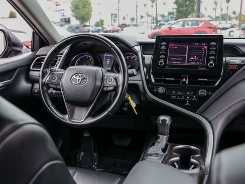 Used 2022 Toyota Camry SE image 23