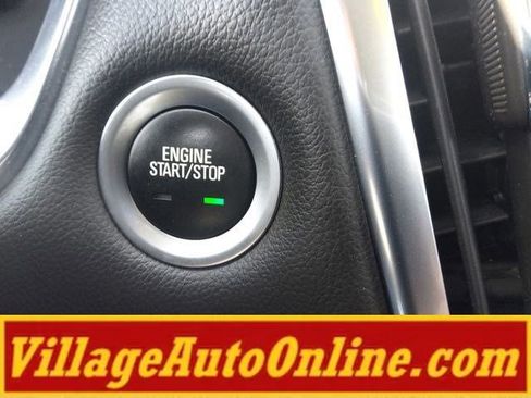 Used 2021 Chevrolet Traverse LT image 29